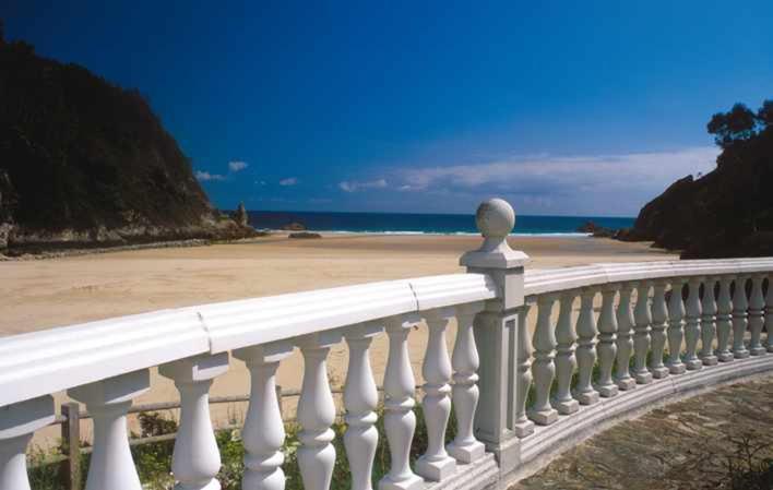 Apartamentos Turisticos El Balcon De Llavandes Colombres Exterior foto